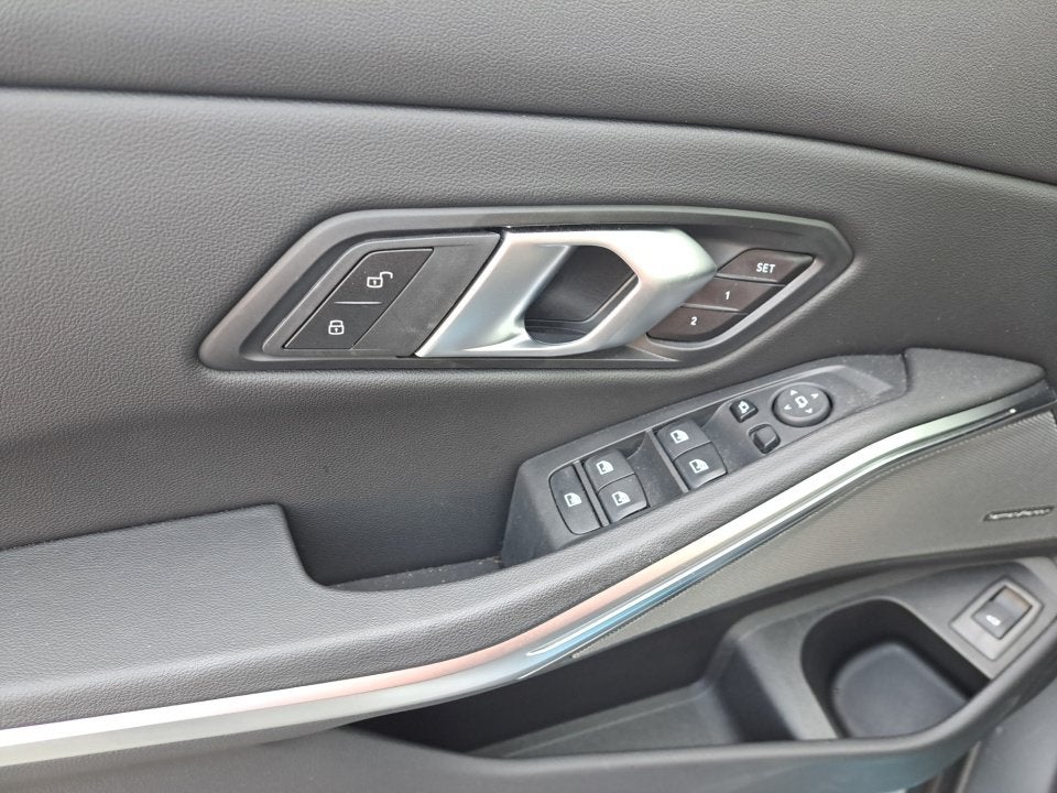 2025 BMW 3 Series 330i xDrive