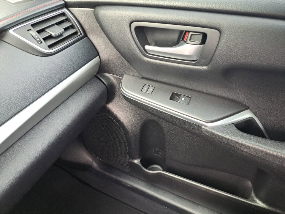 2016 Toyota Camry XLE