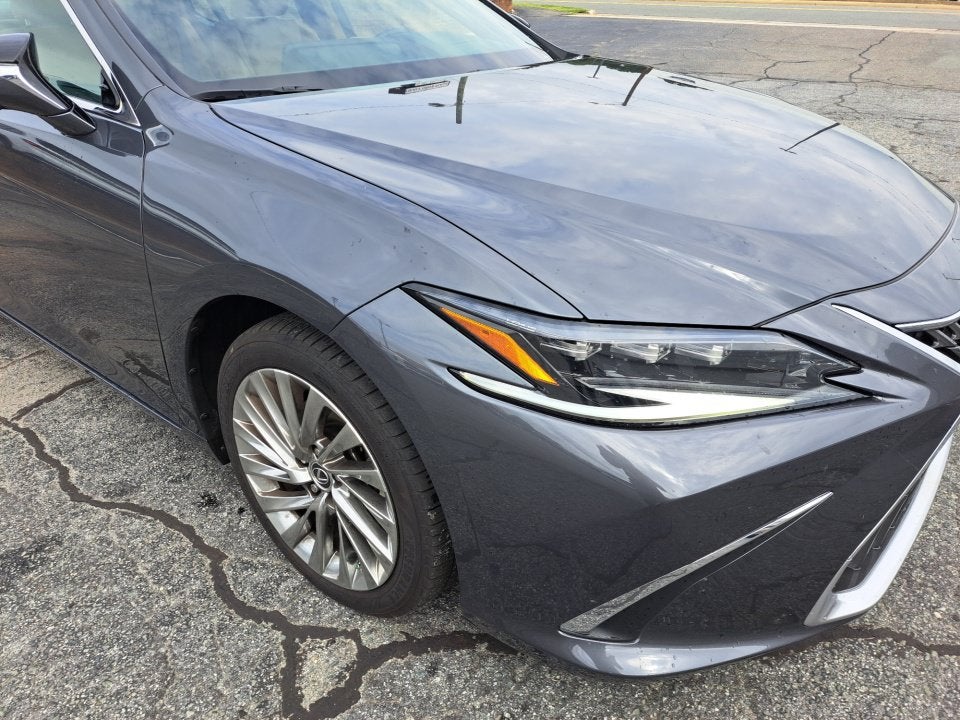 2023 Lexus ES 300h Ultra Luxury