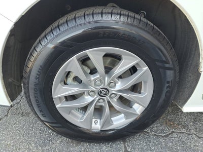 2022 Toyota Sienna LE