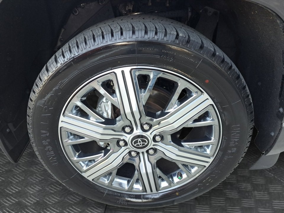 2024 Toyota Sequoia SR5