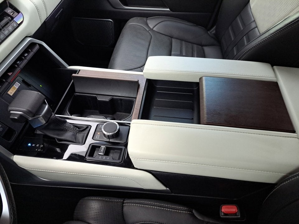 2024 Toyota Sequoia SR5