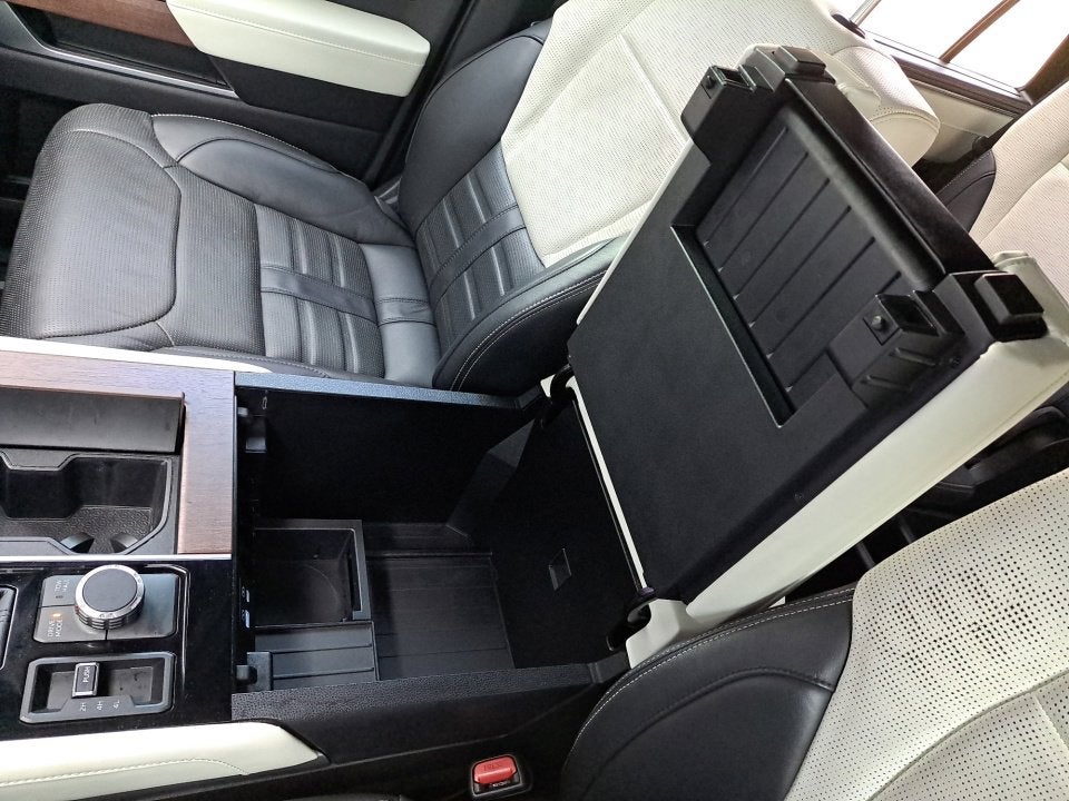 2024 Toyota Sequoia SR5