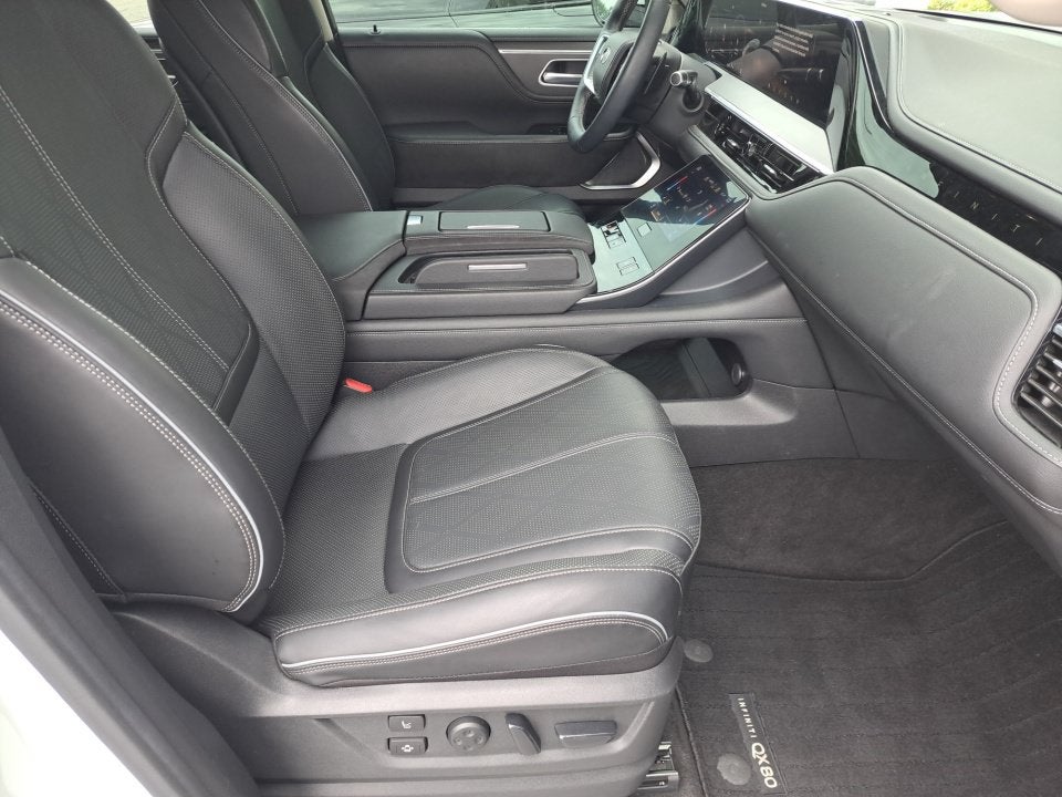 2025 INFINITI QX80 SENSORY AWD