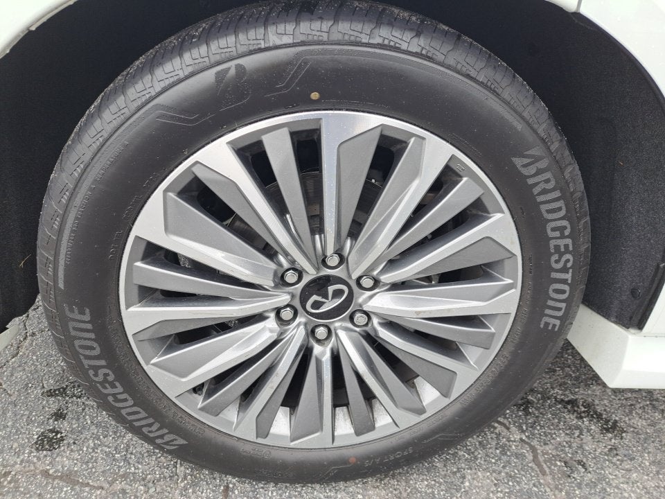 2025 INFINITI QX80 SENSORY AWD