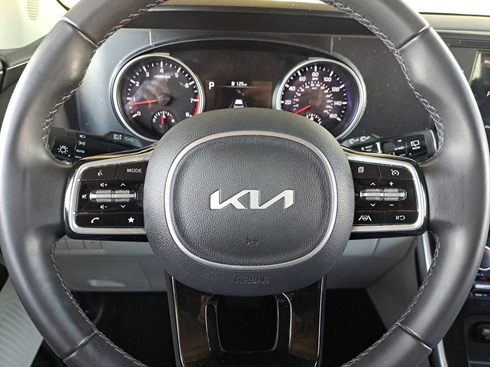 2023 Kia Carnival LX