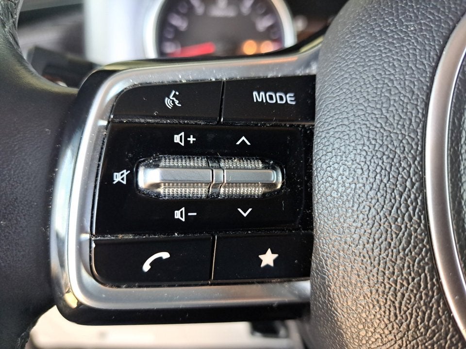 2023 Kia Carnival LX