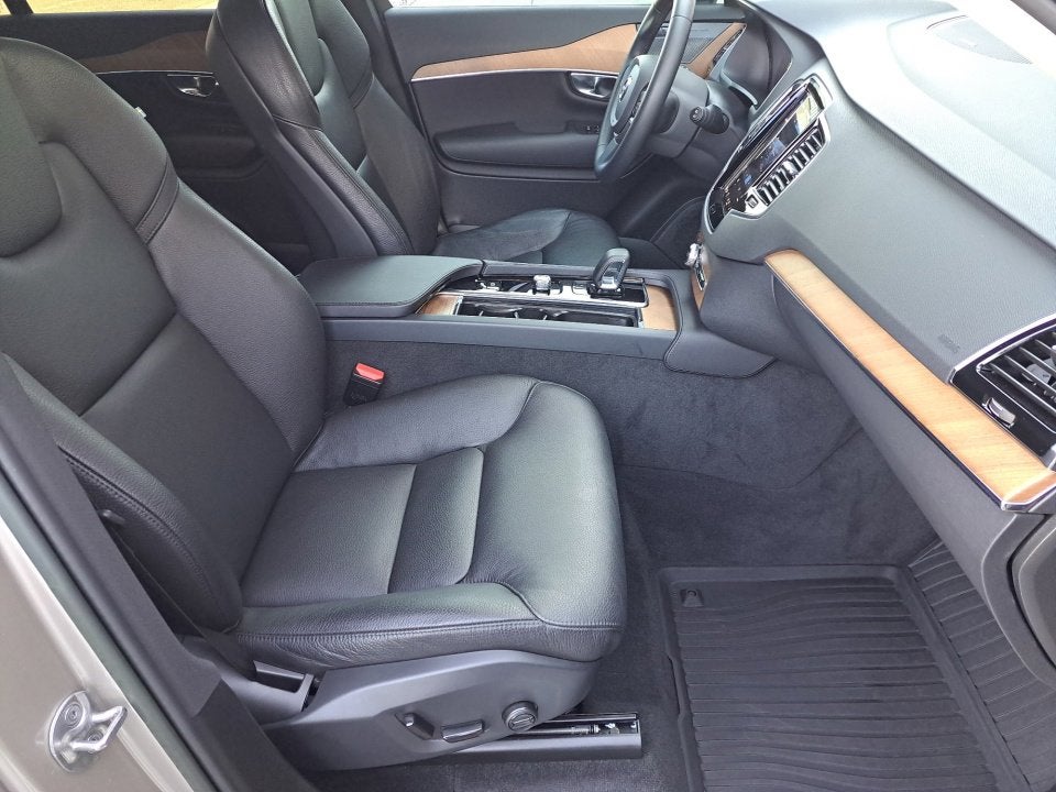 2023 Volvo XC90 Plus