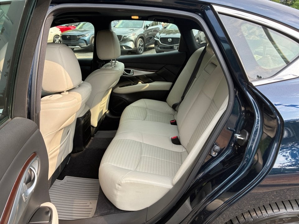 2015 INFINITI Q70 3.7X