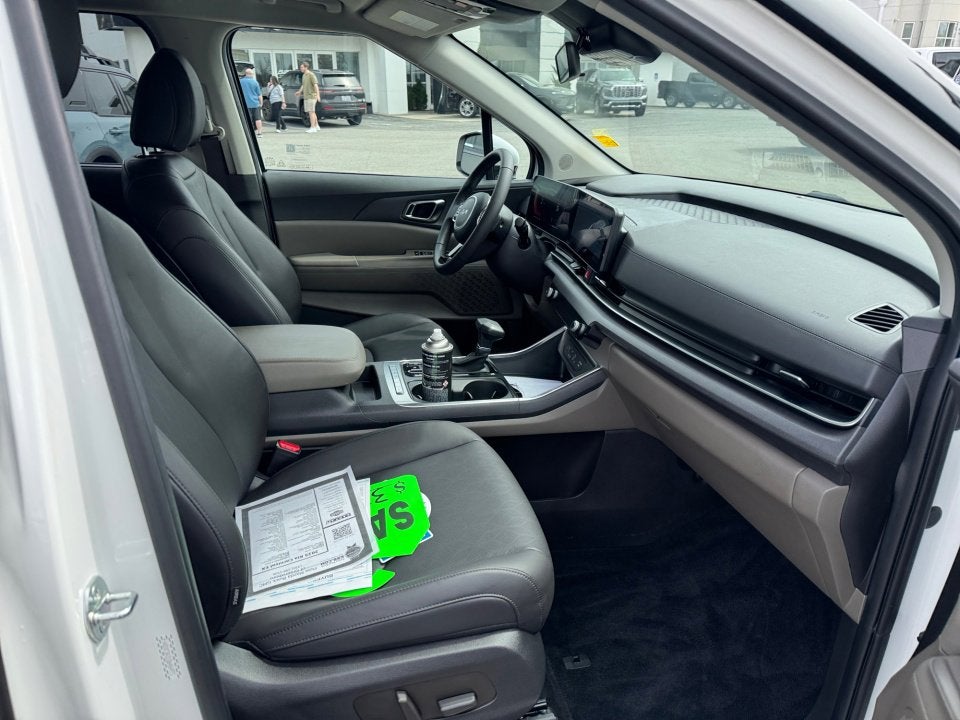 2025 Kia Carnival EX