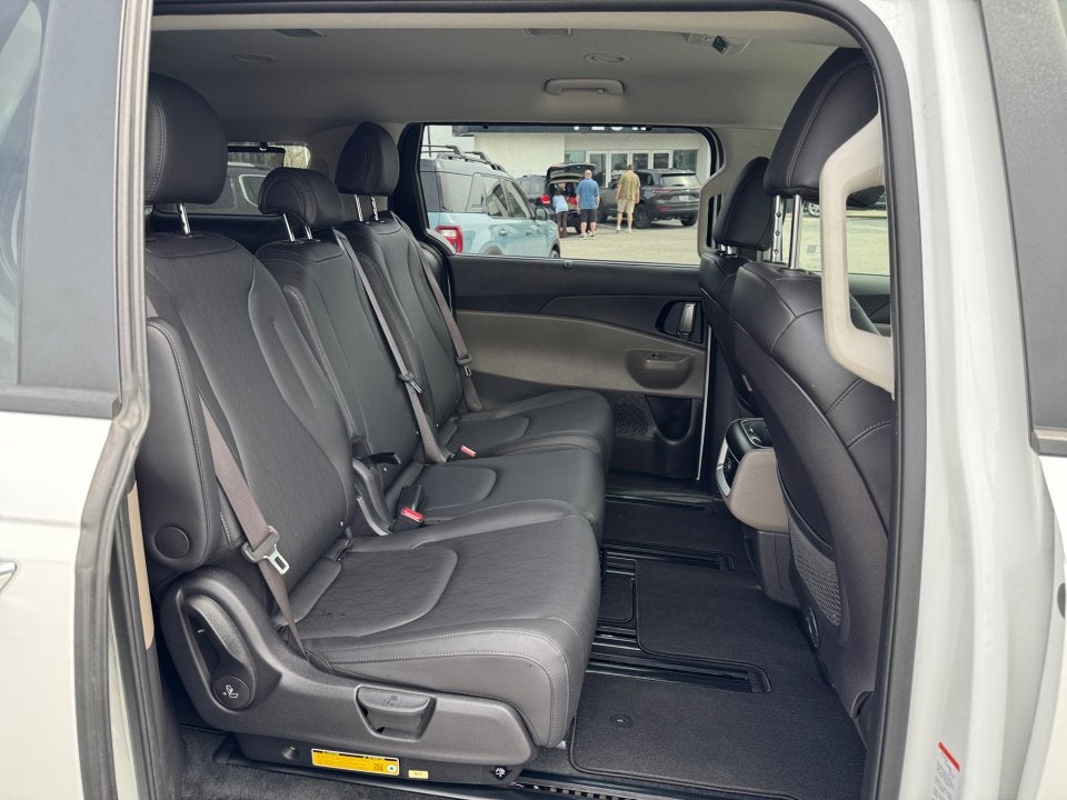 2025 Kia Carnival EX