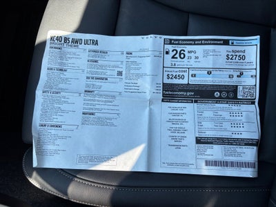 2025 Volvo XC40 Ultra Bright Theme